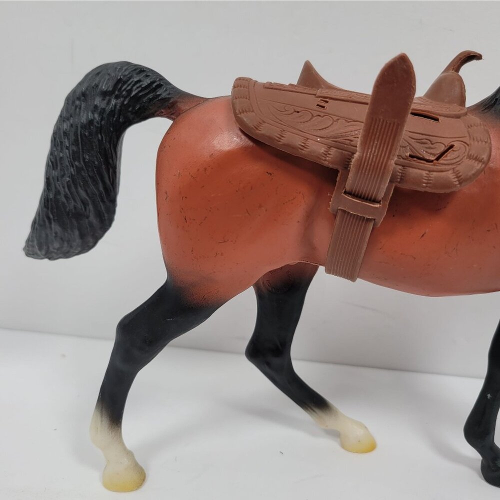 Blue Ribbon Ranch Collectible Brown Horse with Accessories - Picture 5 of 12